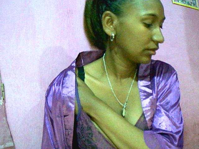 Mynah live cam on BongaCams
