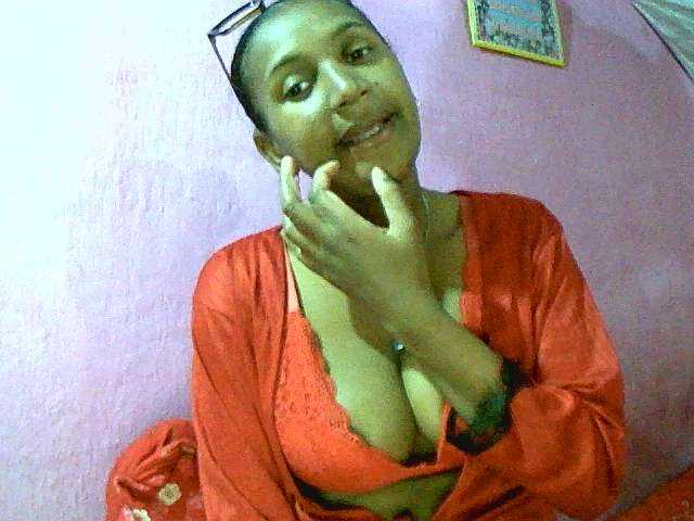 Mynah live cam on BongaCams
