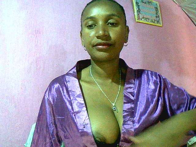 Mynah live webcam show