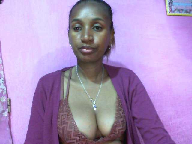Mynah live cam on BongaCams