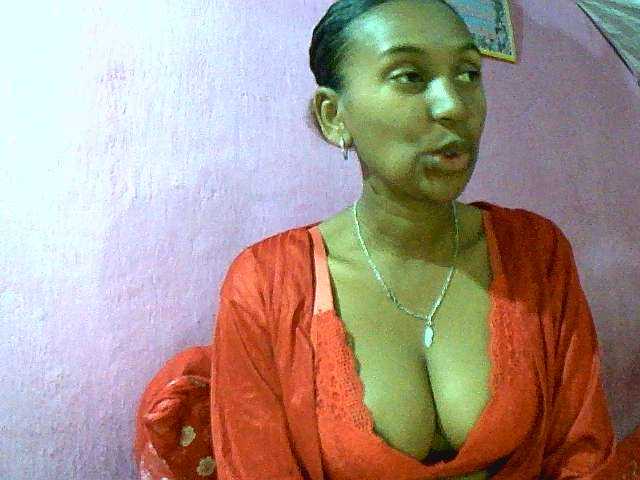 Mynah live cam on BongaCams