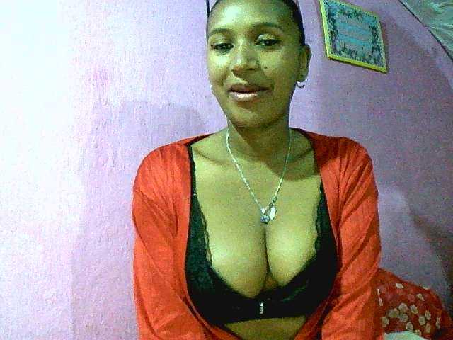 Mynah live cam on BongaCams