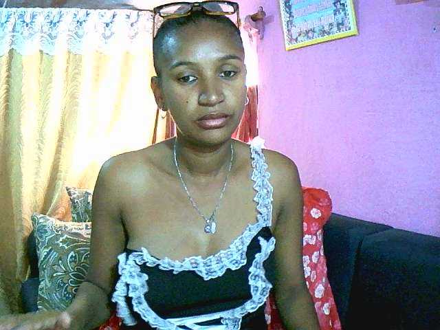 Mynah live cam on BongaCams
