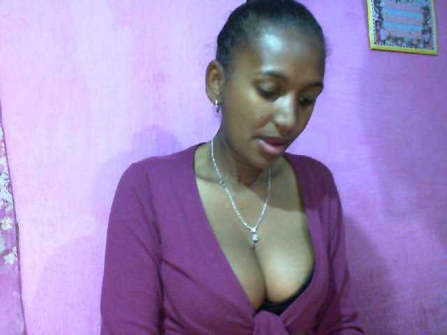Mynah live cam on BongaCams