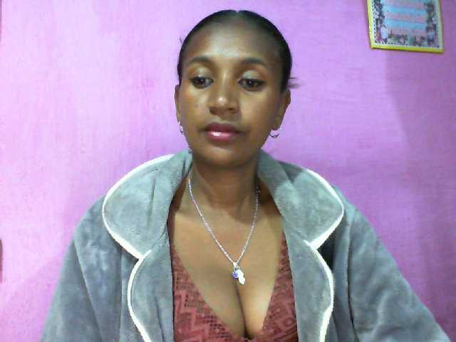Mynah live cam on BongaCams