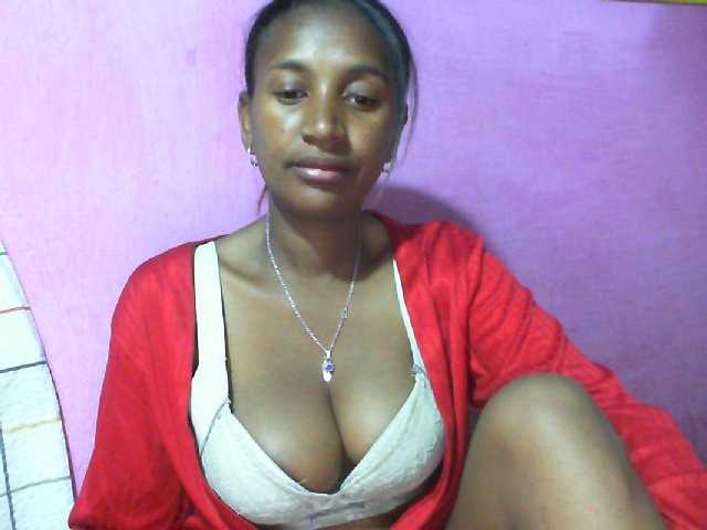 Mynah live cam on BongaCams
