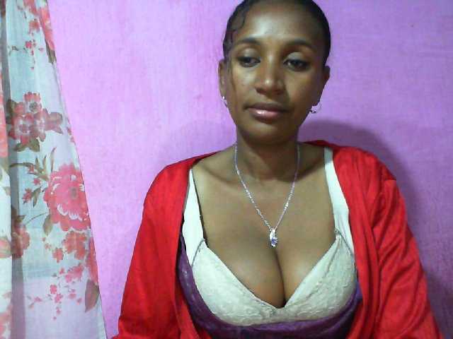 Mynah live cam on BongaCams