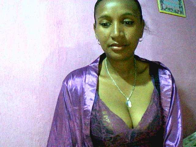 Mynah live cam on BongaCams
