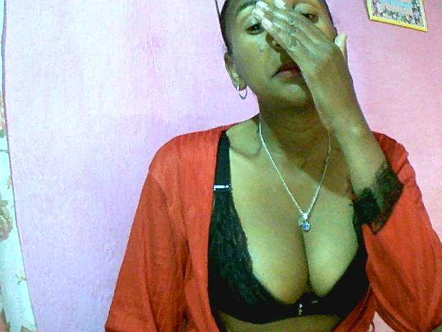 Mynah live webcam show