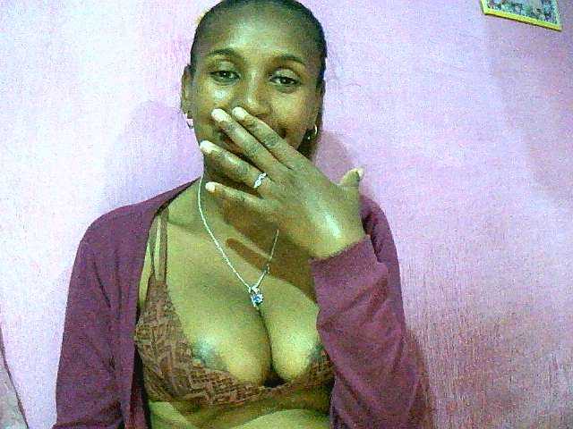 Mynah live cam on BongaCams
