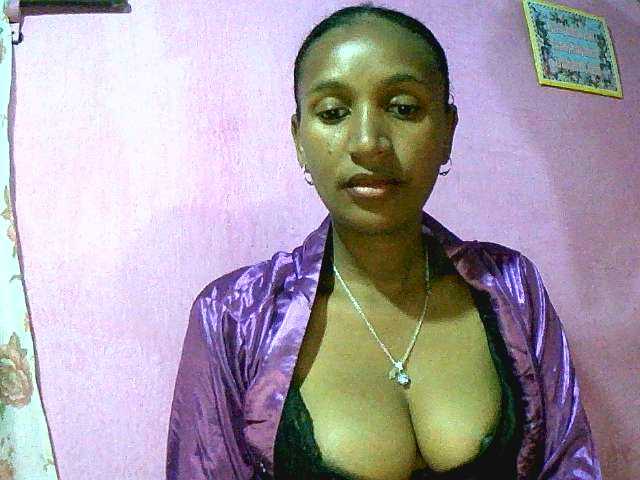 Mynah live webcam show