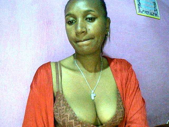 Mynah live cam on BongaCams