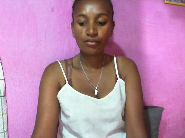 Mynah live cam on BongaCams