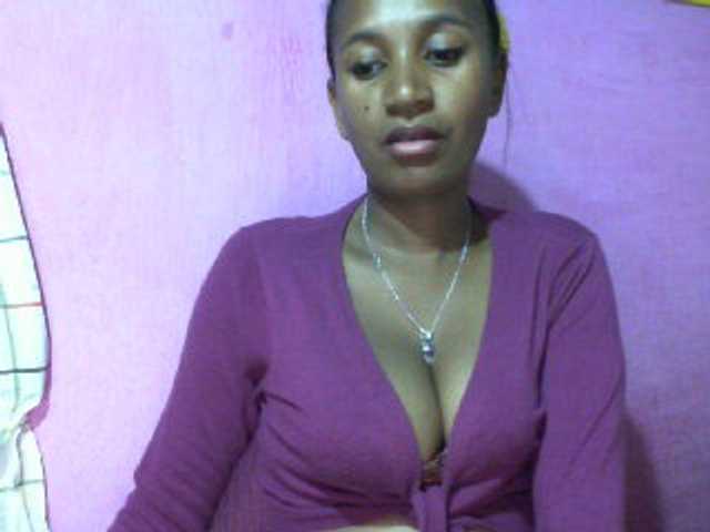 Mynah live cam on BongaCams