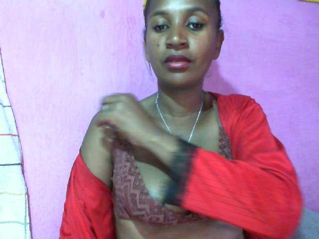 Mynah live cam on BongaCams