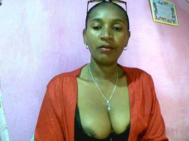 Mynah live webcam show