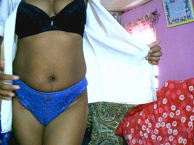 Mynah live cam on BongaCams