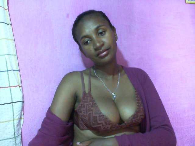 Mynah live cam on BongaCams
