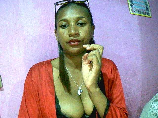 Mynah live cam on BongaCams