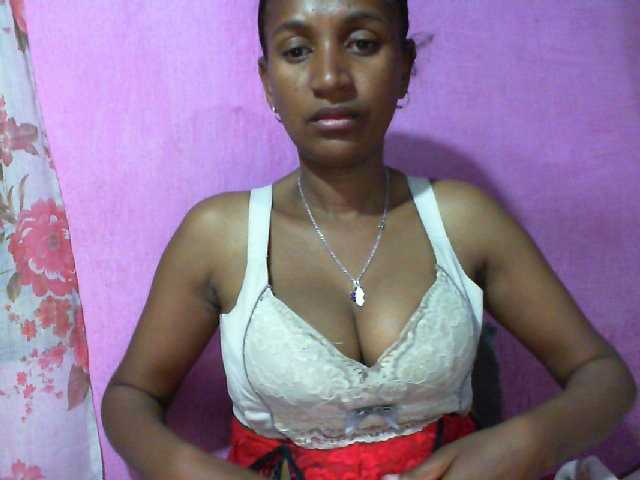 Mynah live cam on BongaCams