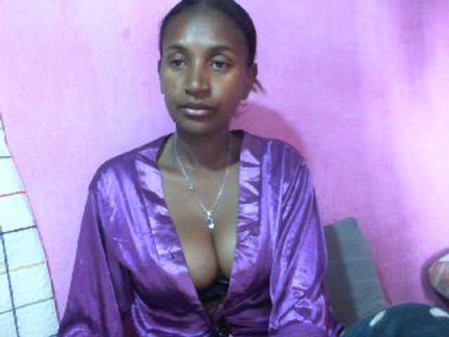Mynah live cam on BongaCams