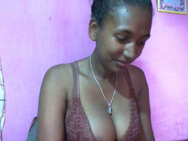 Mynah live cam on BongaCams