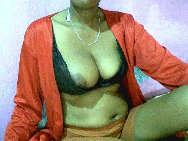 Mynah live webcam show