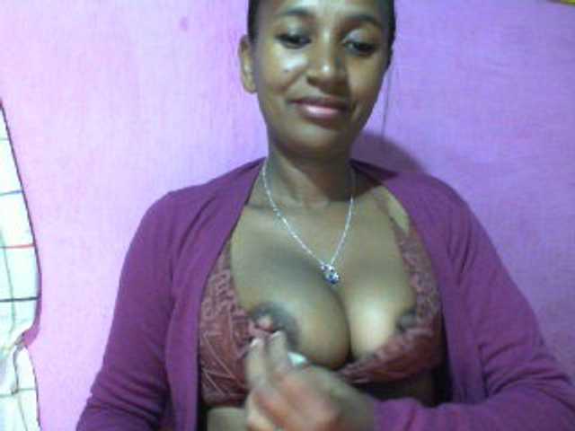 Mynah live cam on BongaCams