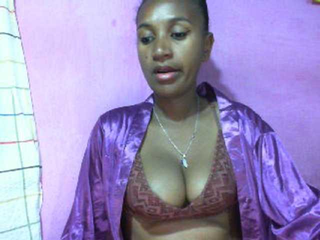 Mynah live cam on BongaCams