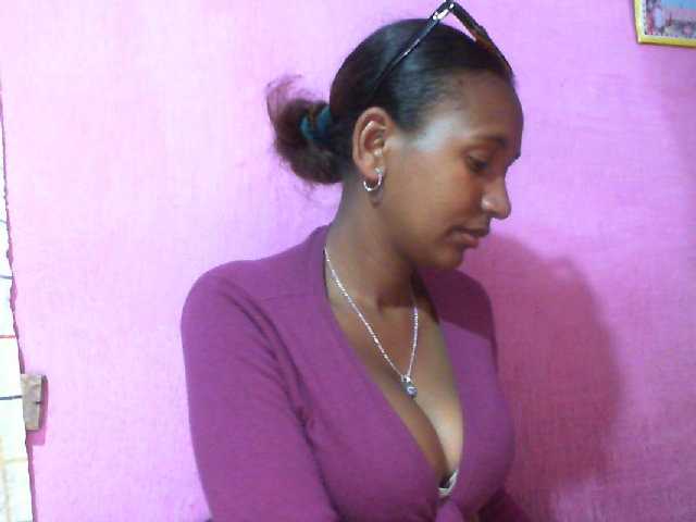 Mynah live cam on BongaCams