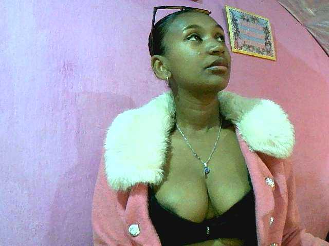 Mynah live cam on BongaCams