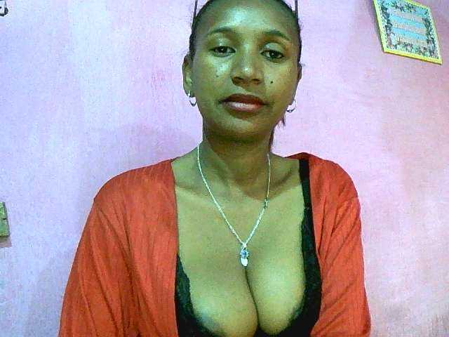 Mynah live cam on BongaCams