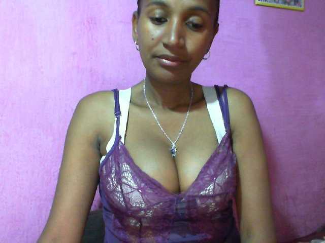 Mynah live cam on BongaCams