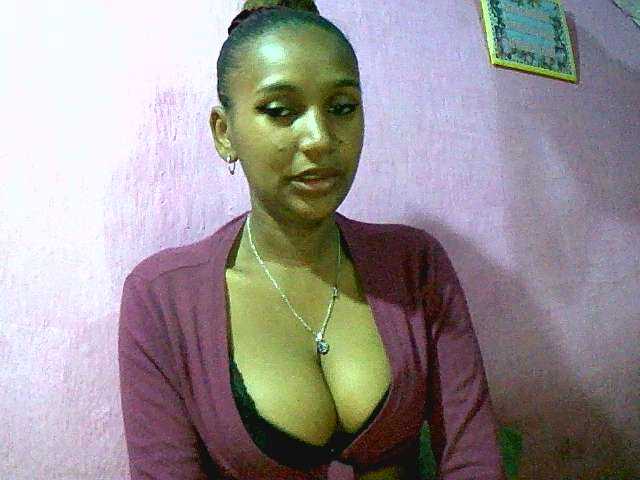 Mynah live cam on BongaCams
