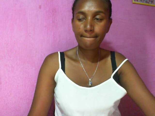 Mynah live cam on BongaCams