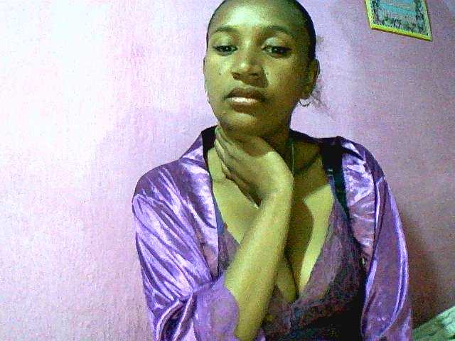 Mynah live cam on BongaCams