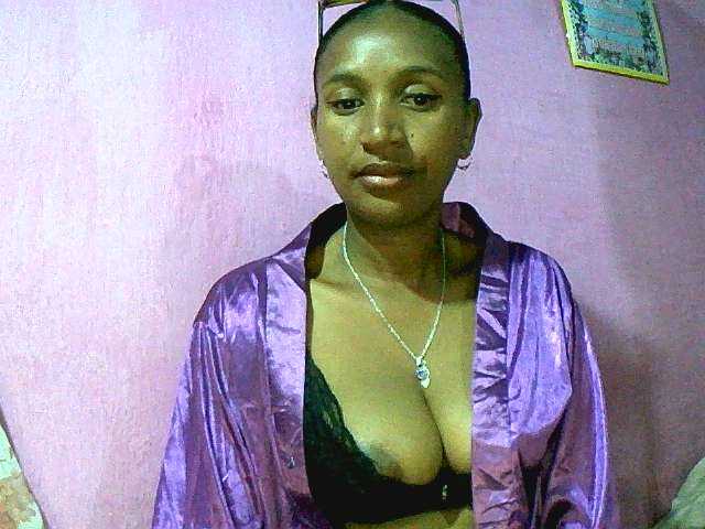 Mynah live cam on BongaCams