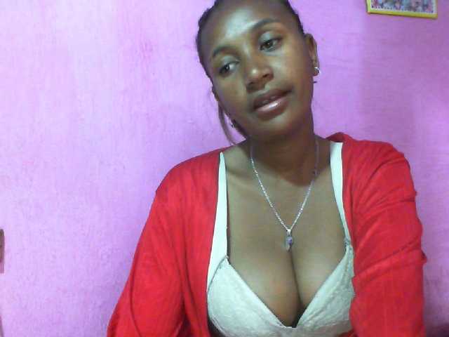 Mynah live cam on BongaCams