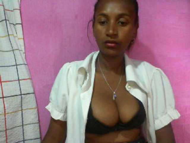 Mynah live cam on BongaCams
