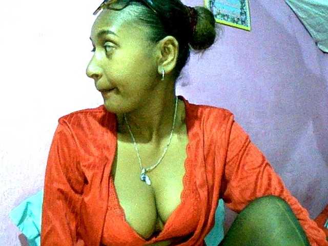 Mynah live cam on BongaCams