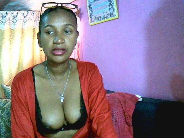 Mynah live cam on BongaCams