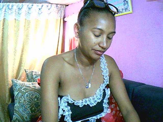 Mynah live cam on BongaCams