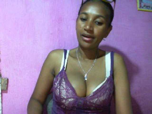Mynah live cam on BongaCams