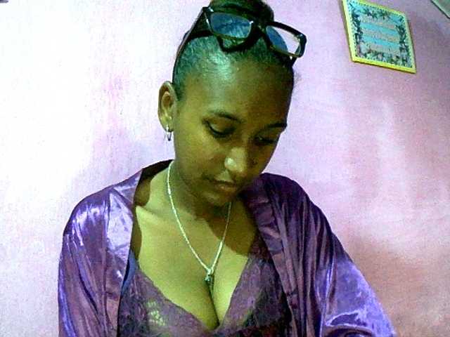 Mynah live cam on BongaCams