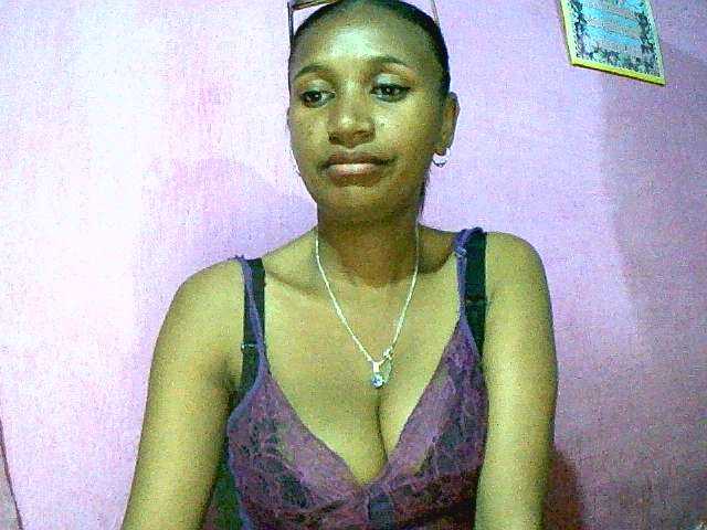 Mynah live cam on BongaCams