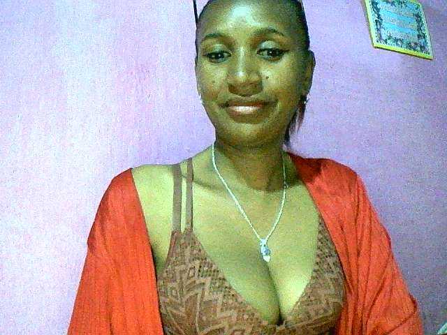Mynah live cam on BongaCams