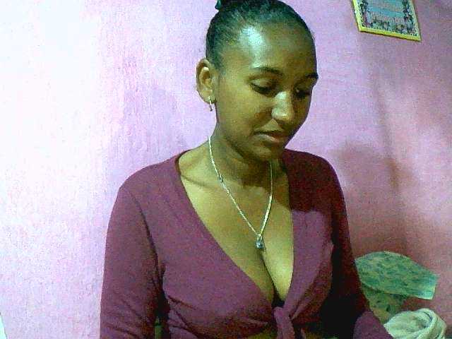 Mynah live cam on BongaCams