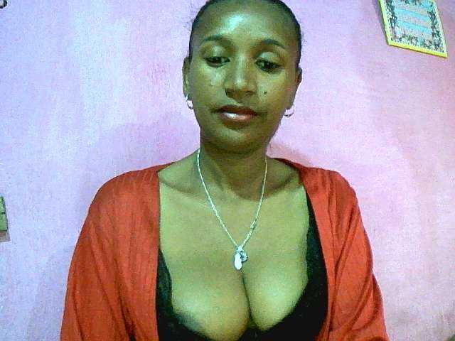 Mynah live cam on BongaCams