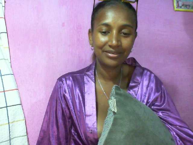 Mynah live cam on BongaCams
