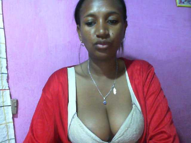 Mynah live cam on BongaCams